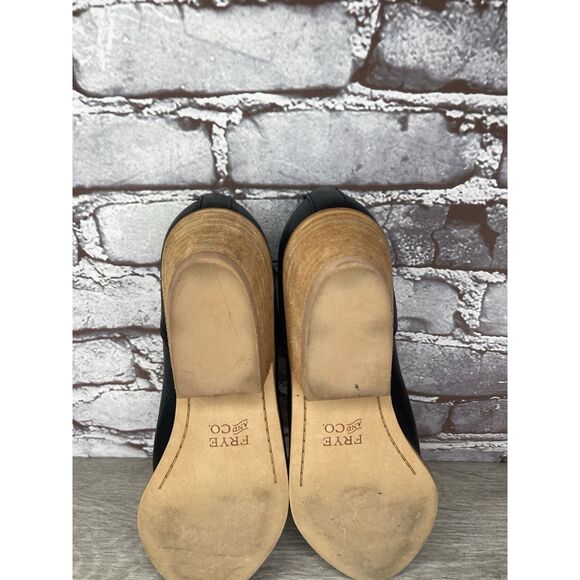 Frye and Co. Rubie Black Leather Slip On V Cut Out Sides Heel Booties Women 7.5M - Picture 7 of 16